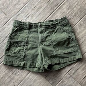 Time and Tru Olive Green Shorts Women’s Size 16